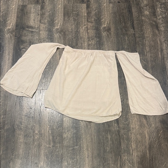 Beautiful top - Picture 4 of 4